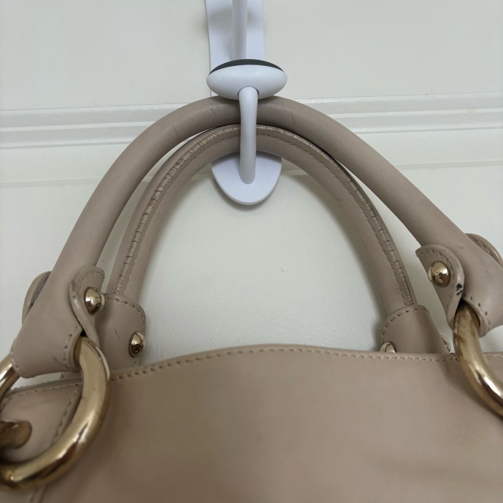 Bally Cream Handbag with Gold Accents - Picture 2 of 6